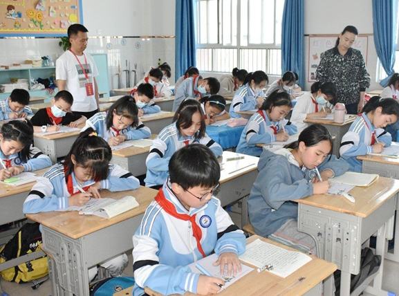 减轻课业负担促进学生全面发展研讨会采